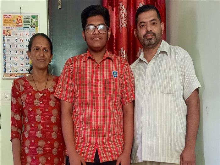 Jay Bavaskar, a Class XII student from AVMA, has secured All India Rank 167 (SC category) in JEE Advanced 2025